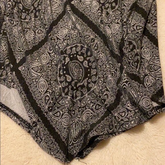 Blouse - Picture 2 of 3